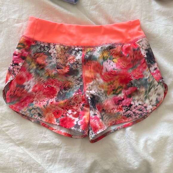 Athletes girl run the world 3” short floral print - Picture 4 of 7